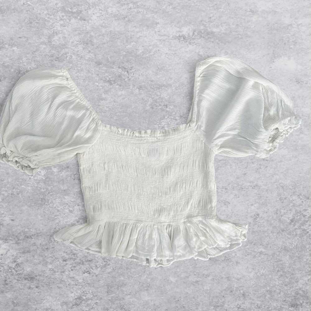 Forever 21 White Smocked Puff Sleeve Peplum Top Square Neck Small - Picture 3 of 6